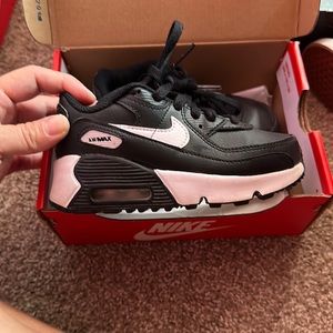 White and black air max 90’s… 9C toddler